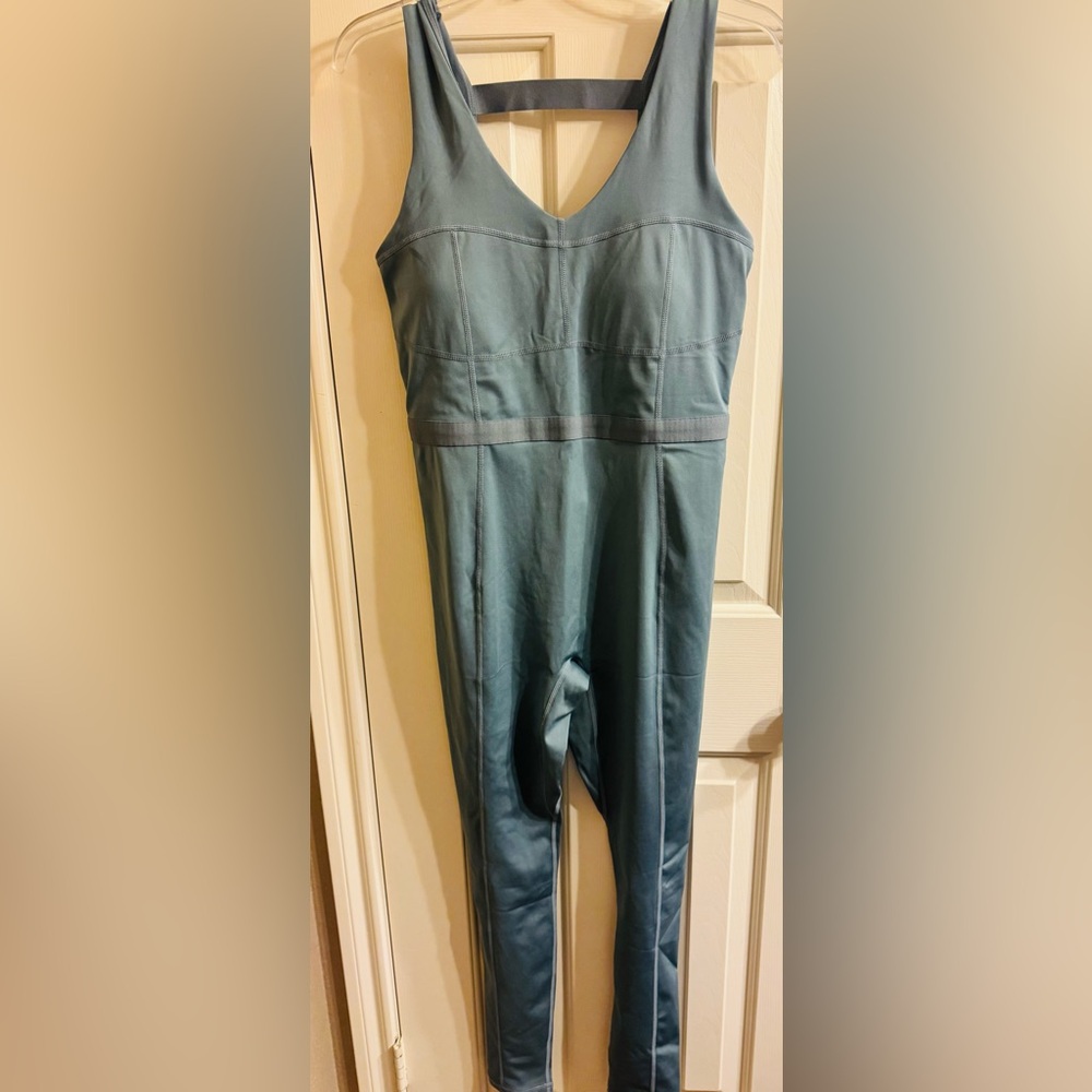 FABLETIC MOTION365 Onesie/Jumpsuit (NEW-SIZE L)